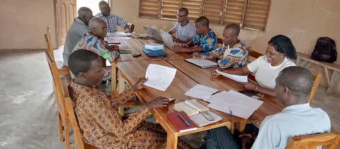 Etude et validation du PTA 2023 par le facilitateur du projet, les MCA et l'équipe de traduction